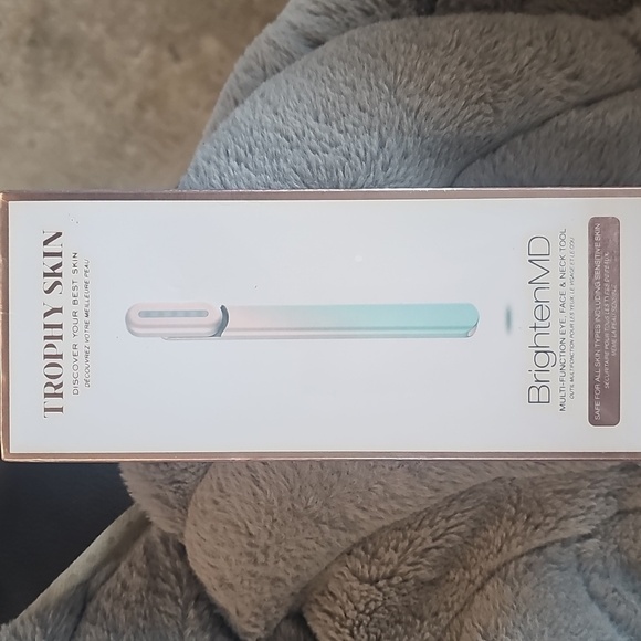 trophy skin Other - NEW sealed,  Trophy Skin Brighten MD Multi-function Eye Face & Neck Tool